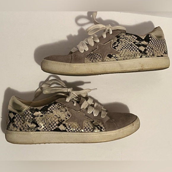 Steve Madden Amalfi Women's Metallic Python Snake Star Sneakers - Picture 12 of 14